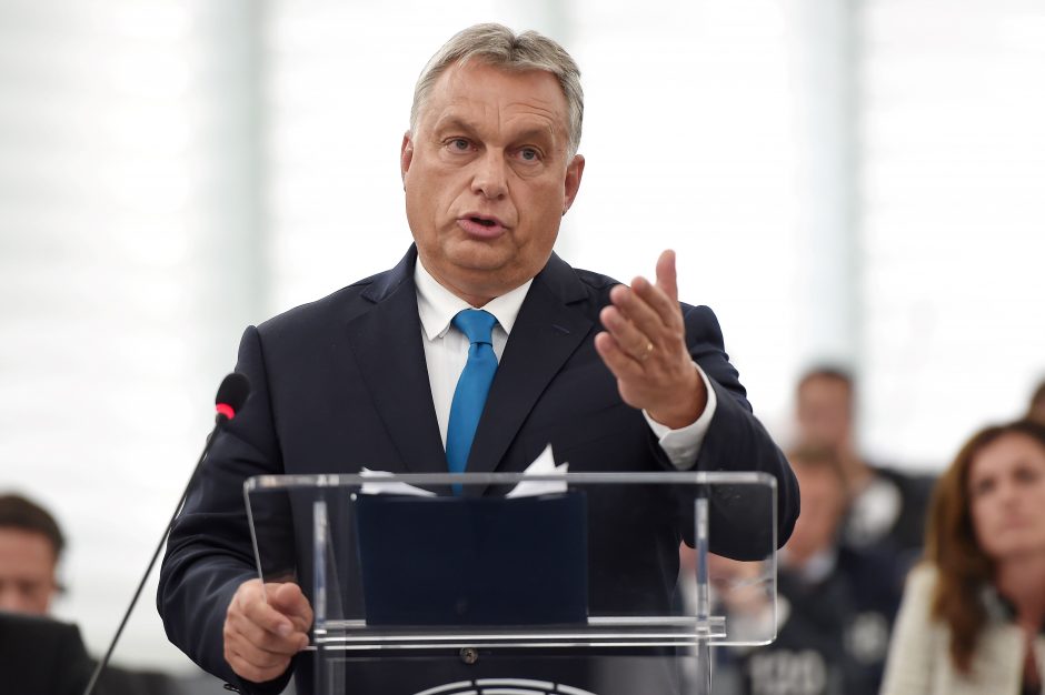 V. Orbanas: ES grasinimas sankcijomis Vengrijai pavojaus nekelia
