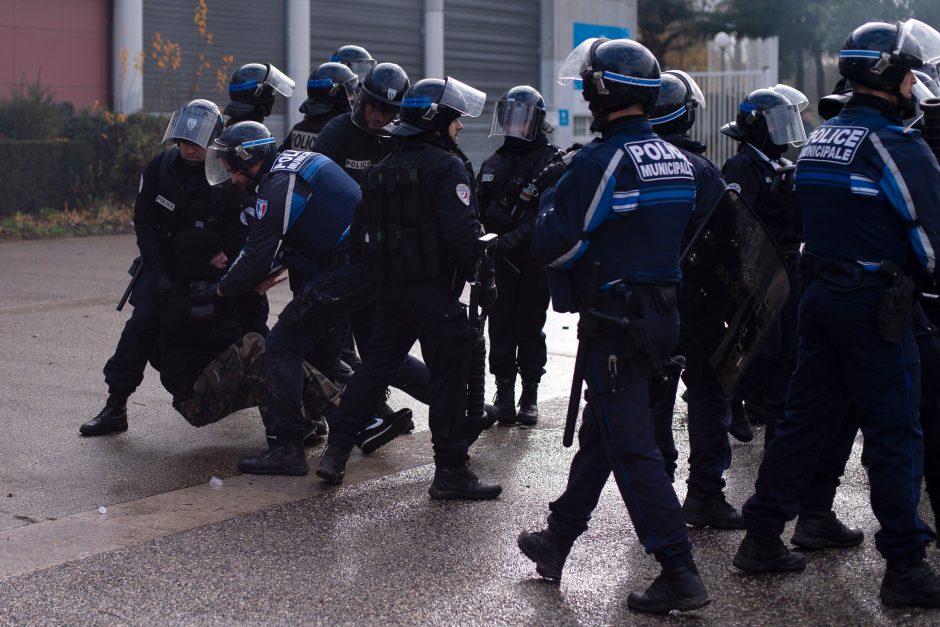 Šeštadienio protestuose Paryžiuje dirbs apie 8 tūkst. policininkų