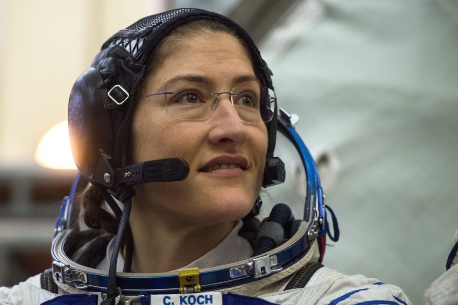 NASA atsisakė planų rengti pirmąjį dviejų moterų išėjimą į atvirą kosmosą