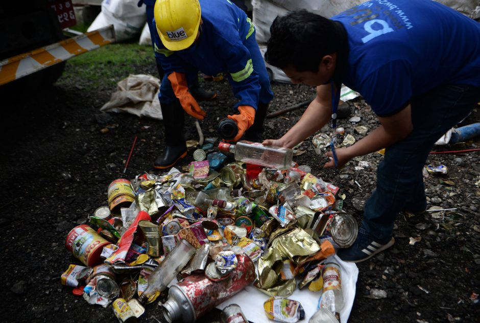 Everesto regione uždrausta naudoti vienkartinius plastikinius gaminius