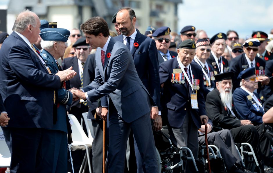Pasaulio lyderiai paplūdimiuose mini Normandijos operacijos 75-ąsias metines