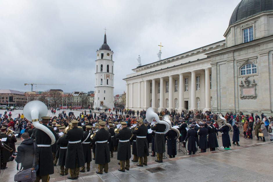 Prie Vilniaus arkikatedros – jungtinis Baltijos šalių orkestras