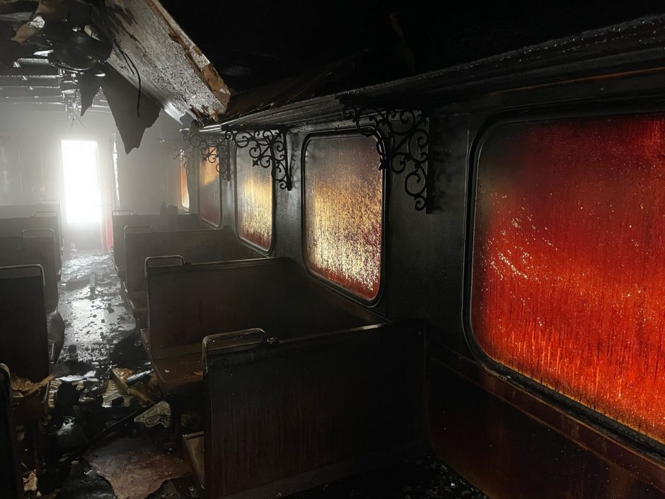 Panevėžio siauruke kilo gaisras: užsiliepsnojo per bandomąją kalėdinę kelionę