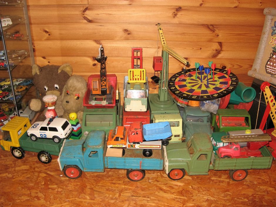 Daiktų istorijos: mediko kolekcionuojami žaislai saugo vaikystės prisiminimus
