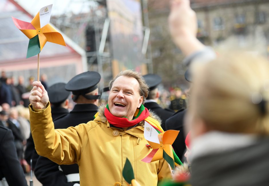 Nepriklausomybės aikštėje plevėsuoja trijų Baltijos valstybių vėliavos