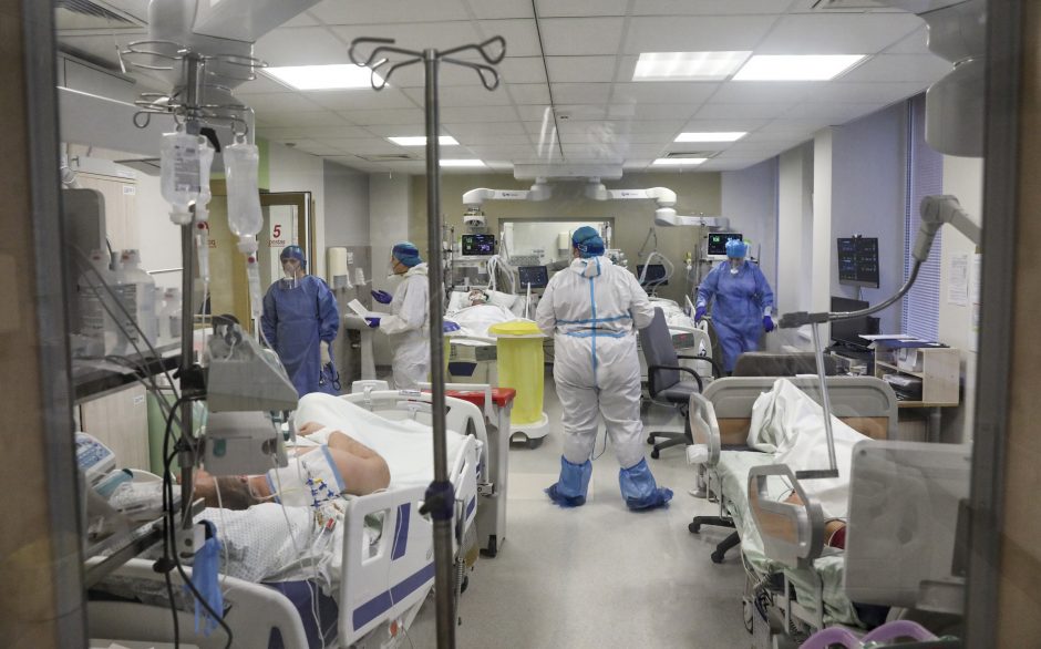 Respublikinės Šiaulių ligoninės medikai gelbėja COVID-19 sergančiųjų gyvybes