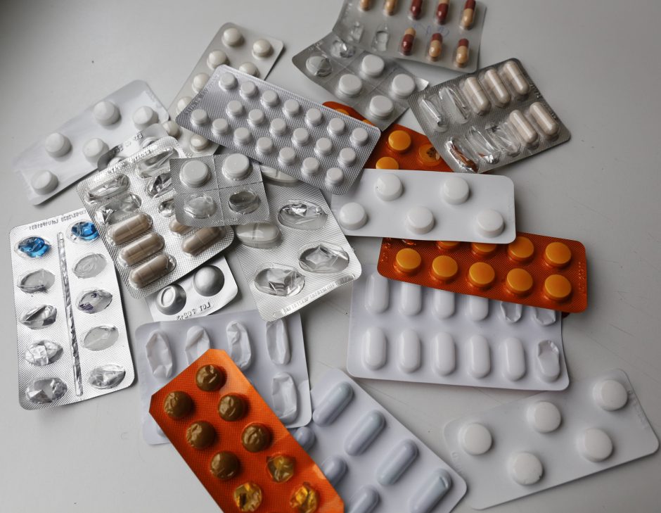 Vaistų kontrolės tarnyba: Lietuvoje neretai žudomasi vaistais, pernai penki mirė 
