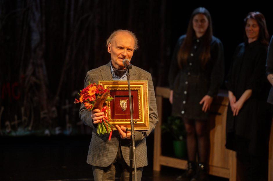 Teatralus Klaipėda apdovanojo „Padėkos kaukėmis“