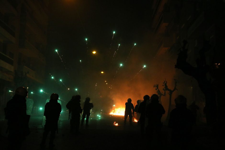 Graikijoje per riaušes sulaikyta daugiau kaip 100 žmonių