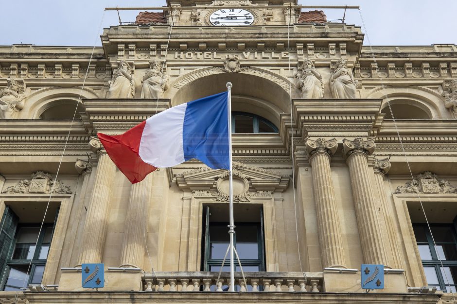Prancūzijoje kitą mėnesį vyks atidėtas vietos valdžios rinkimų antras turas