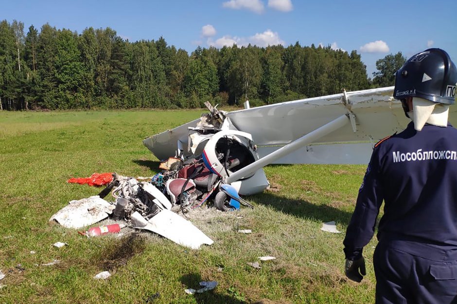 Prie Maskvos nukritus lengvajam lėktuvui žuvo pilotas, sužeistas vaikas