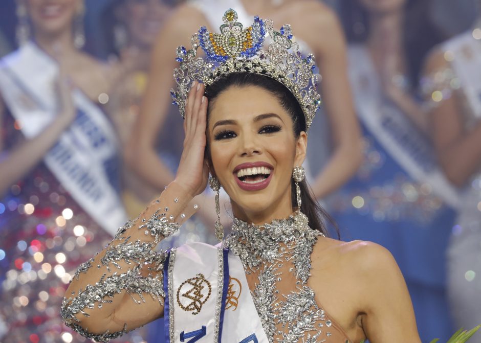 Paskelbta „Mis Venesuela“ nugalėtoja, atsisakyta viešinti dalyvių apimtis