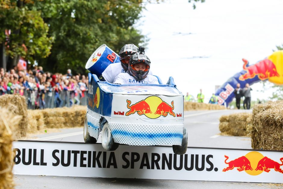 Kauną drebino smagiosios „Red Bull muilinių lenktynės“: išvyskite nutrūktgalvius