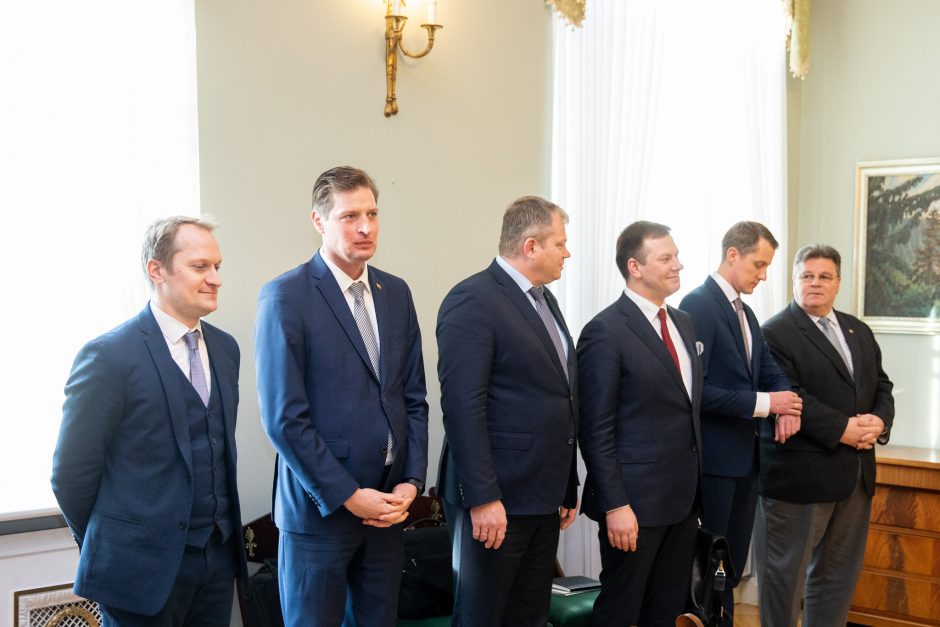 Ministrai ir prezidentas: jei mažės ES lėšos, Lietuva neišvengs „šoko terapijos“