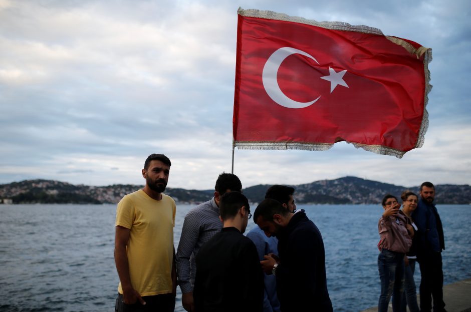 ES kritikuoja žmogaus teisių padėtį Turkijoje ir „atsimetimą“ nuo įstatymų