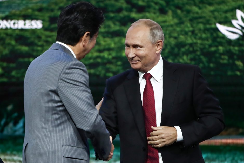 V. Putinas: Rusija ir Japonija gali iki metų galo sudaryti taikos susitarimą