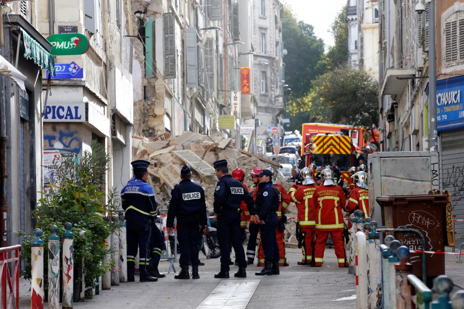Marselyje sugriuvo du pastatai: sužeisti du žmonės