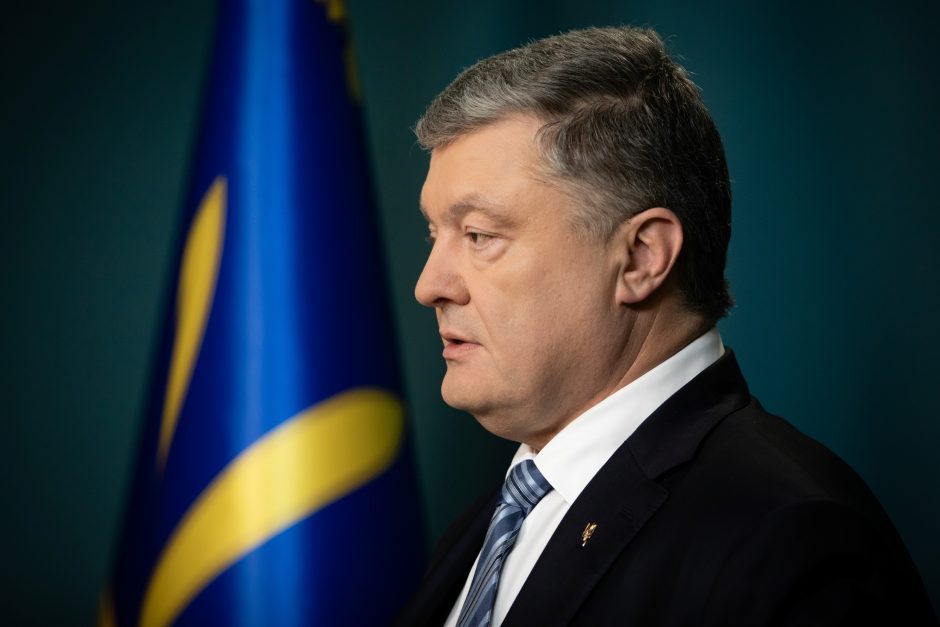 Ukrainoje prieš P. Porošenką pradėtas tyrimas dėl įtariamo valstybės išdavimo