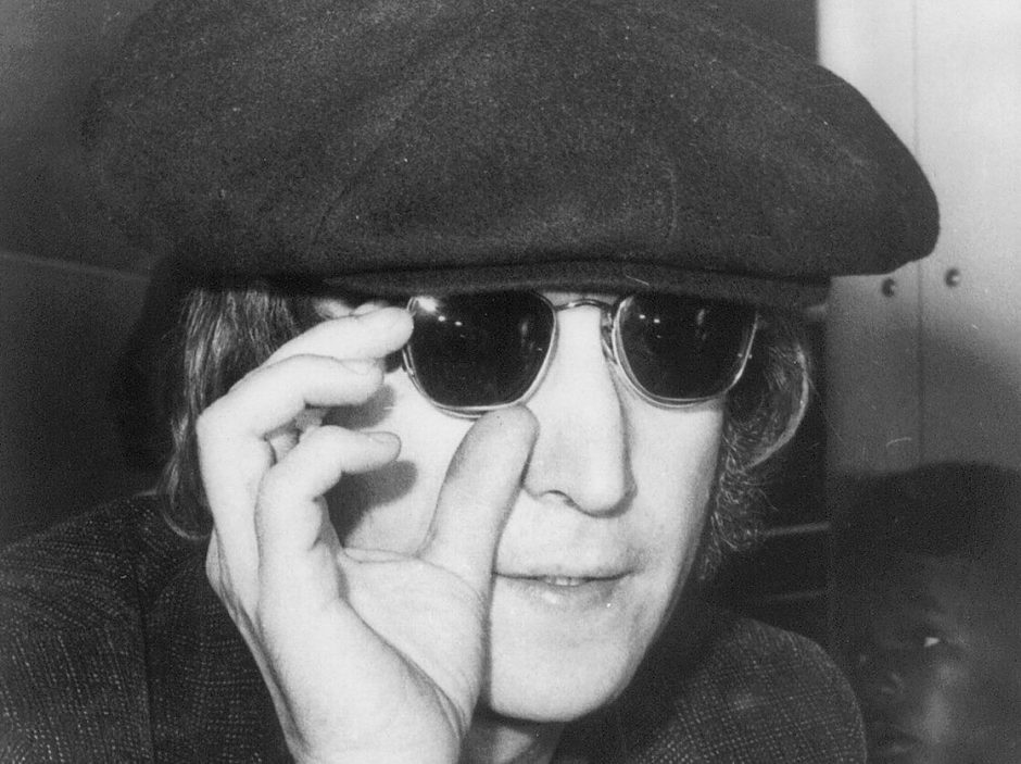 J. Lennono apskriti akiniai aukcione parduoti už 165 tūkst. eurų