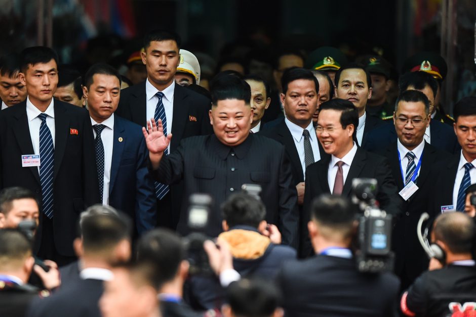Kim Jong Unas atvyko į Hanojų susitikti su D. Trumpu