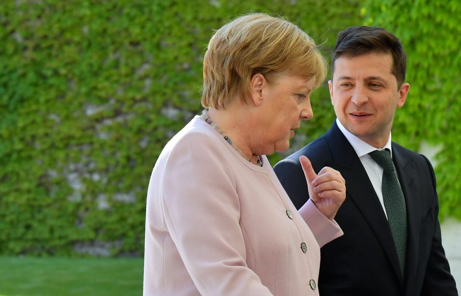 Per susitikimą su V. Zelenskiu silpnai pasijutusi A. Merkel: man viskas gerai