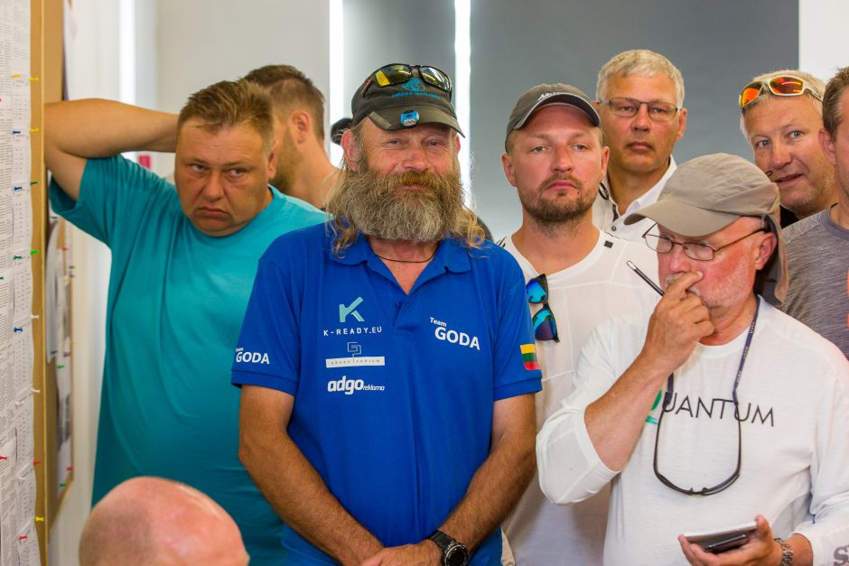 Įspūdingi vaizdai ir įtempta kova: Klaipėdoje startavo 52-oji „Kuršių marių regata“