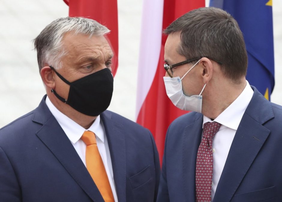 Lenkų ir vengrų premjerai aptars ES biudžeto vetavimo strategiją