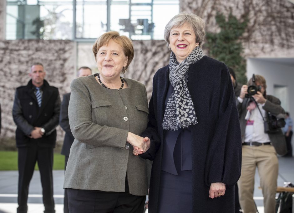 JK ir Vokietijos lyderės Berlyne aptaria „Brexit“