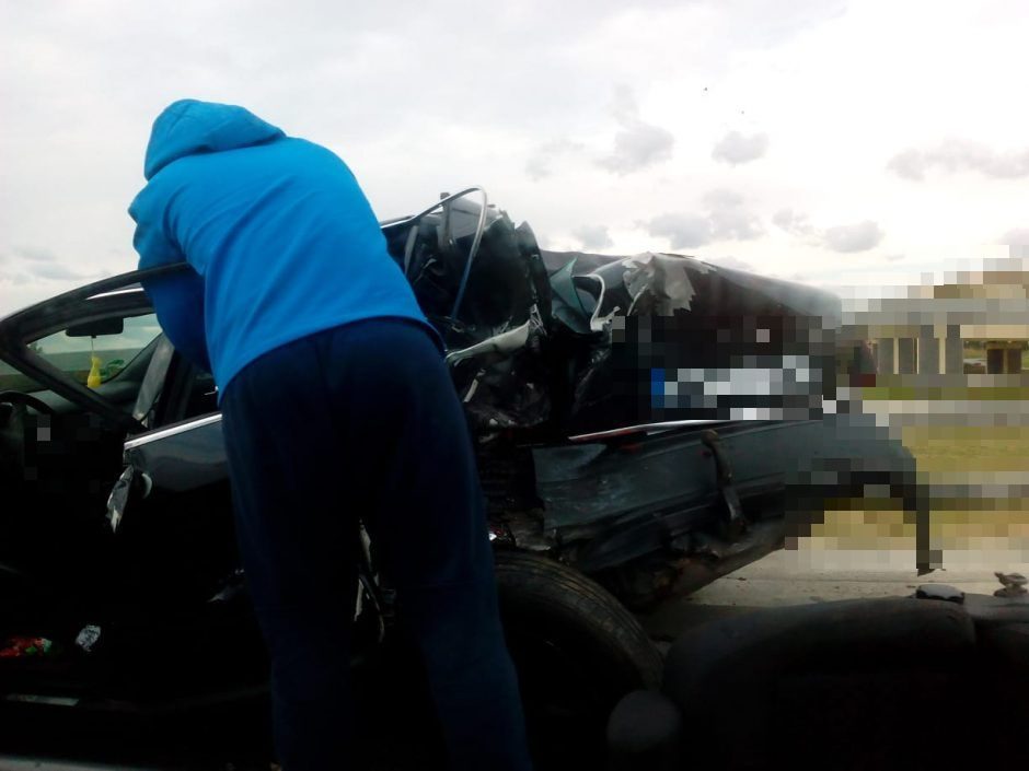 Prie Eišiškių keliskart vertėsi automobilis: sužalotą vairuotoją gelbėjo nelaimės liudininkas