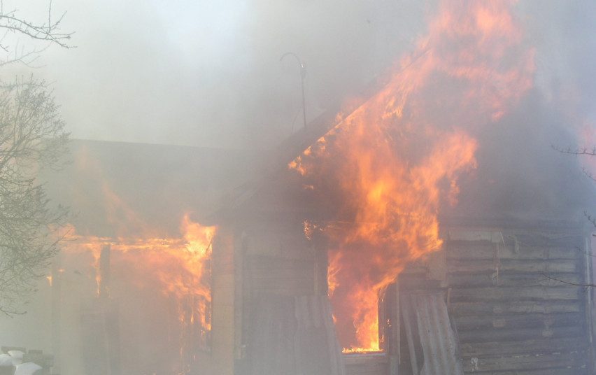 Ugniagesiai gelbėtojai: kuo reikia pasirūpinti, kad nekiltų gaisras?