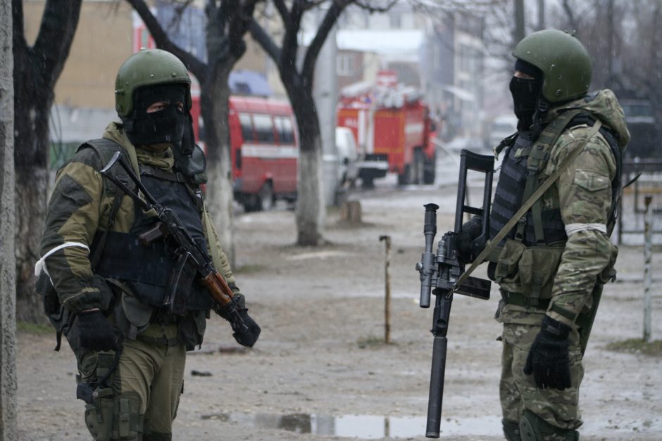 Rusijoje per policijos reidą nukauti du įtariami teroristai