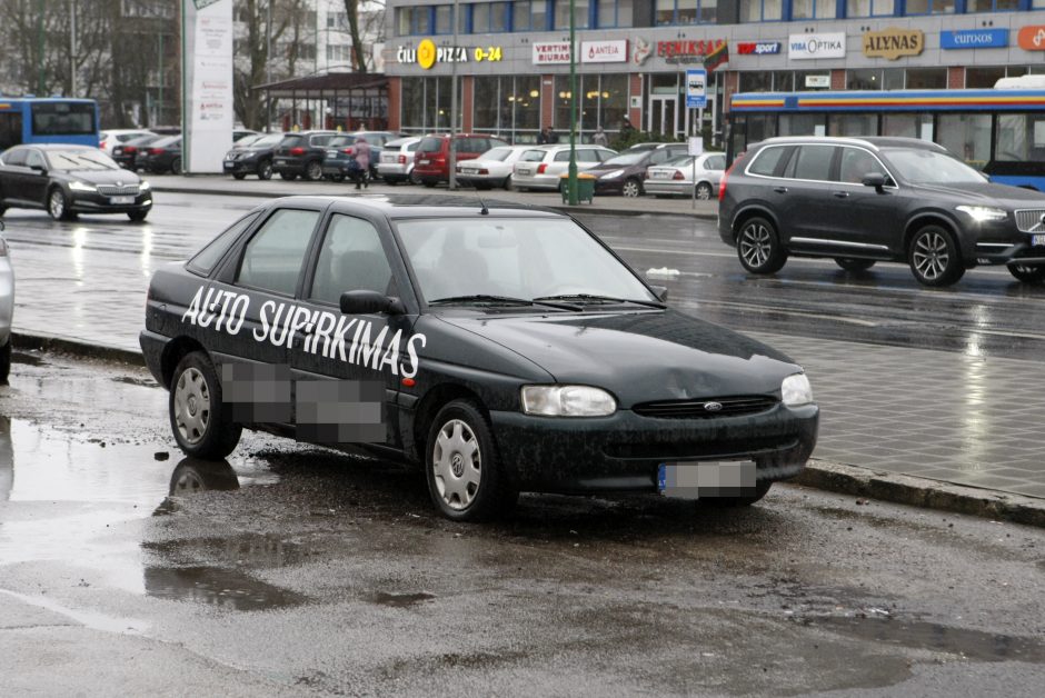 „Vizualinė tarša“ Klaipėdoje: automobilių supirkimas – ne reklama?