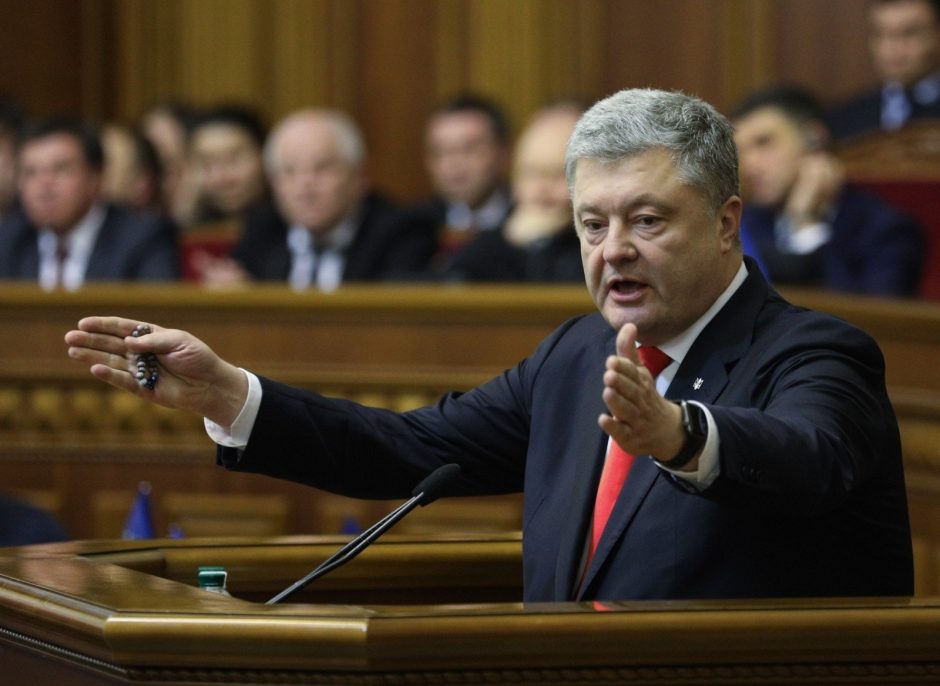 Ukrainos prezidentas pasirašė karo padėties įstatymą