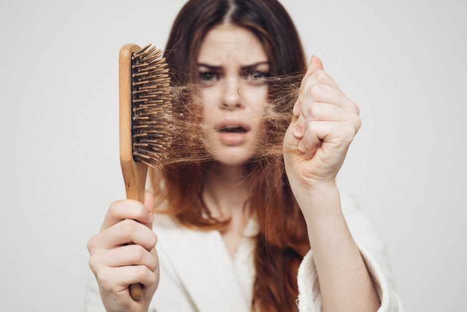 Mįslingos plaukų priemonių etiketės: kas silpnina, o kas stiprina plaukus?