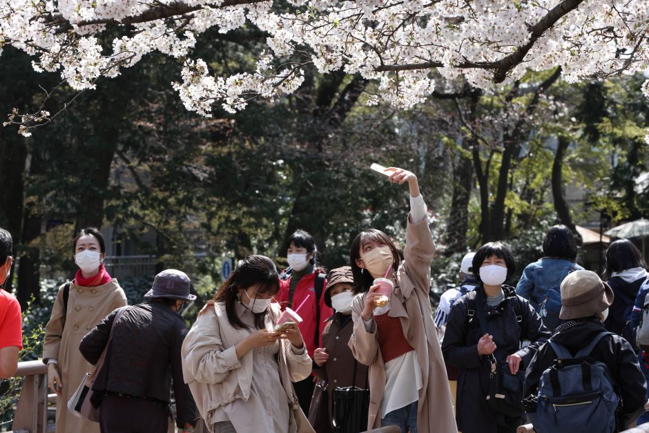 Japonija dėl pandemijos gali uždrausti užsieniečiams atvykti iš Indijos, Nepalo ir Pakistano