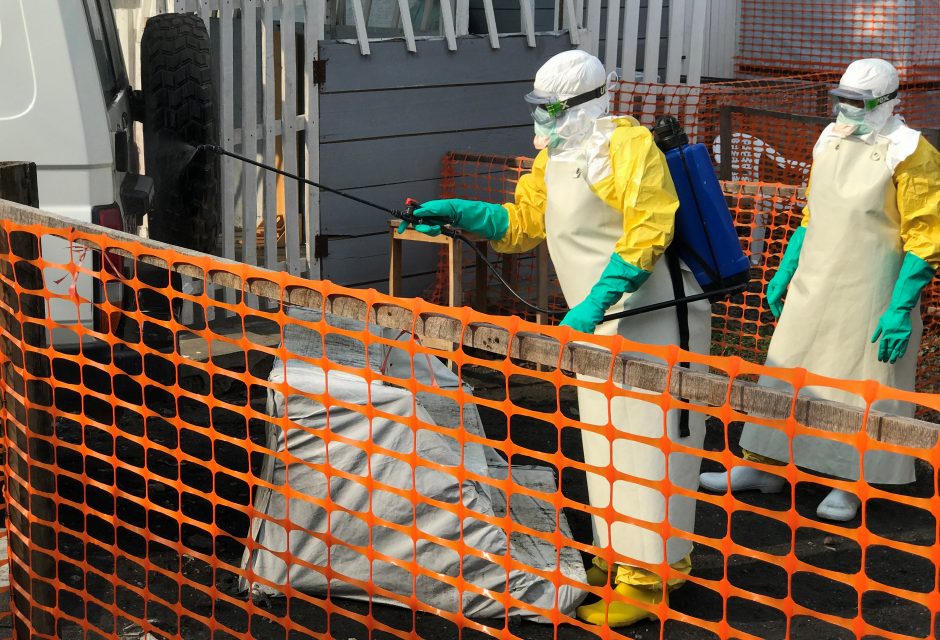 Kongo Demokratinės Respublikos smogikai nusiaubė du kovos su Ebolos virusu centrus