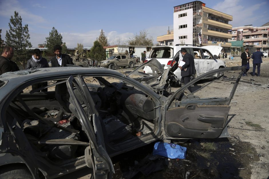 Kabule sprogo užminuotas automobilis: žuvo mažiausiai dvylika žmonių