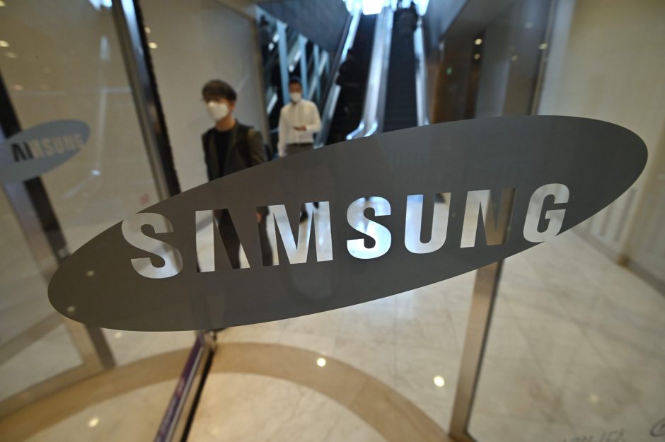 „Samsung“ verslo imperijos įpėdinis atsiprašė dėl korupcijos skandalo
