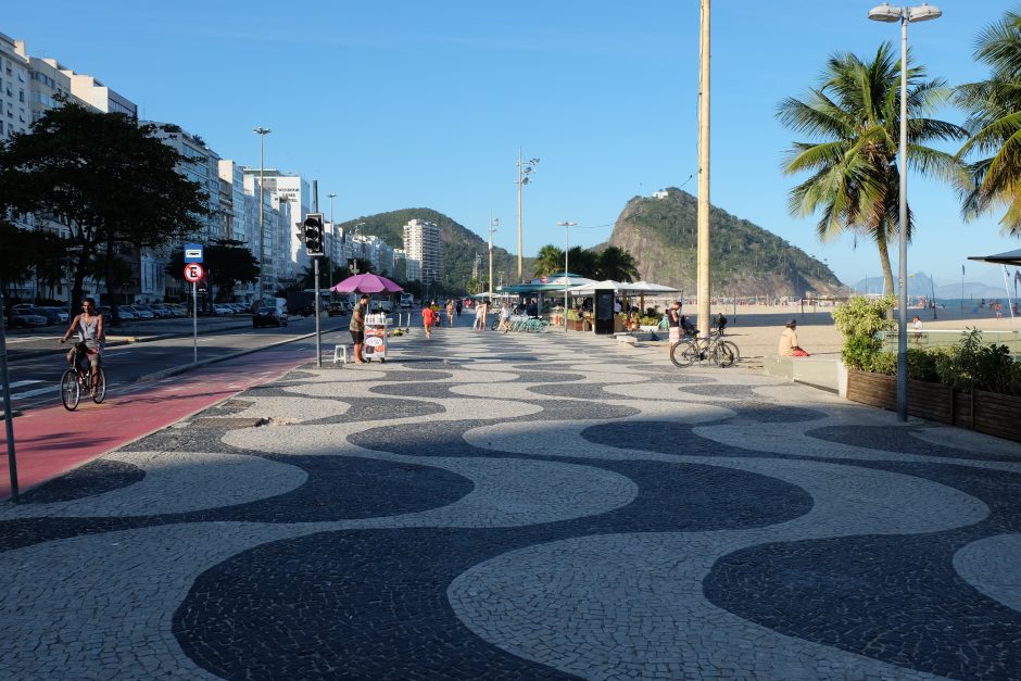 Pažinti Rio de Žaneirą: šlovinga Marakana, pavojingos bangos ir nuotrauka su Kristumi