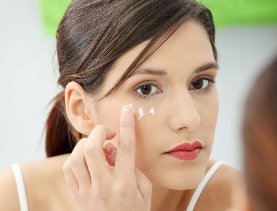 Specialistės patarimai: kaip vasarą prižiūrėti veido odą?