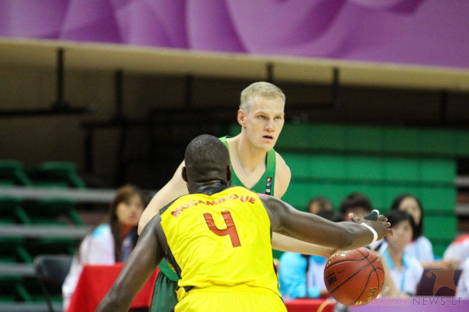 FIBA geriausiu trijulių krepšininku išrinktas latvis, lietuvis – penktas