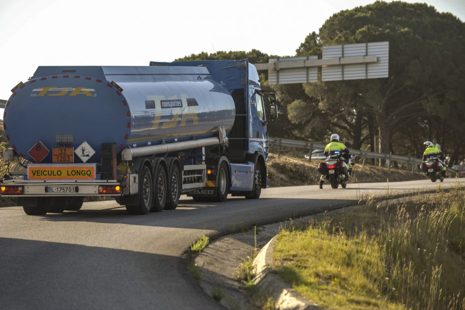 Portugalijoje prasidėjo benzinvežių vairuotojų streikas: neveikia šimtai degalinių
