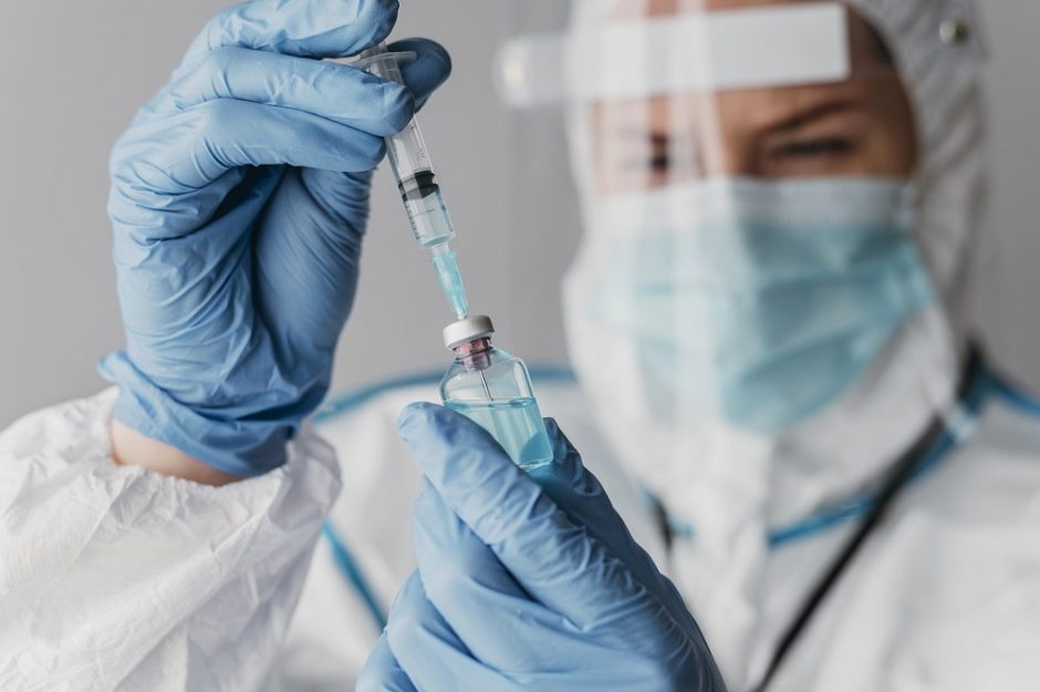 ES komisarė ragina šalis nares spartinti vakcinacijos tempą ir pabrėžia testavimo svarbą