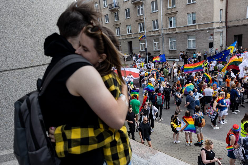 „Vilnius Pride 2023“: į minią vos neįsirėžė automobilis