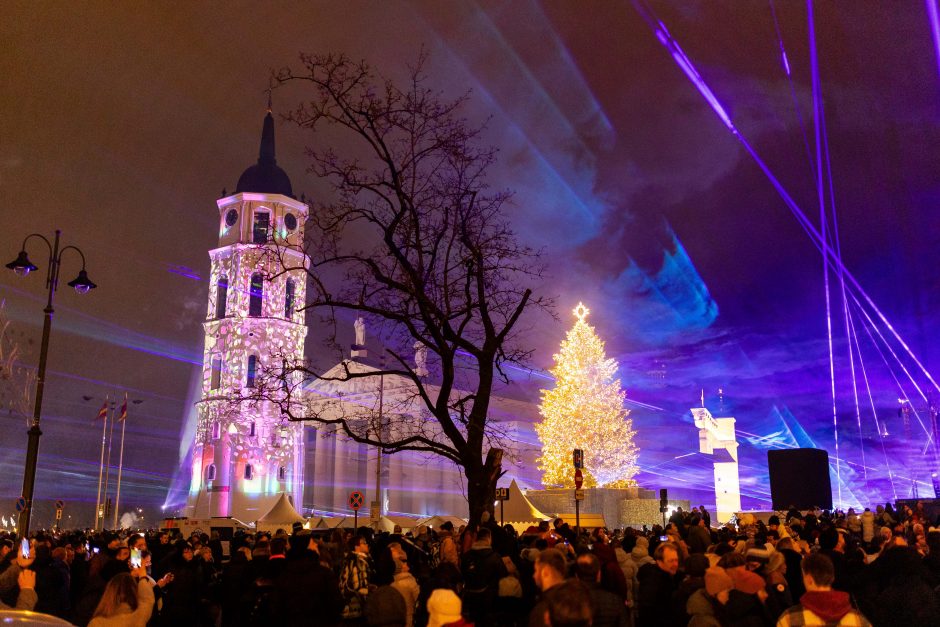 Vilnius į Naujuosius žengė su įspūdingu lazerių šou