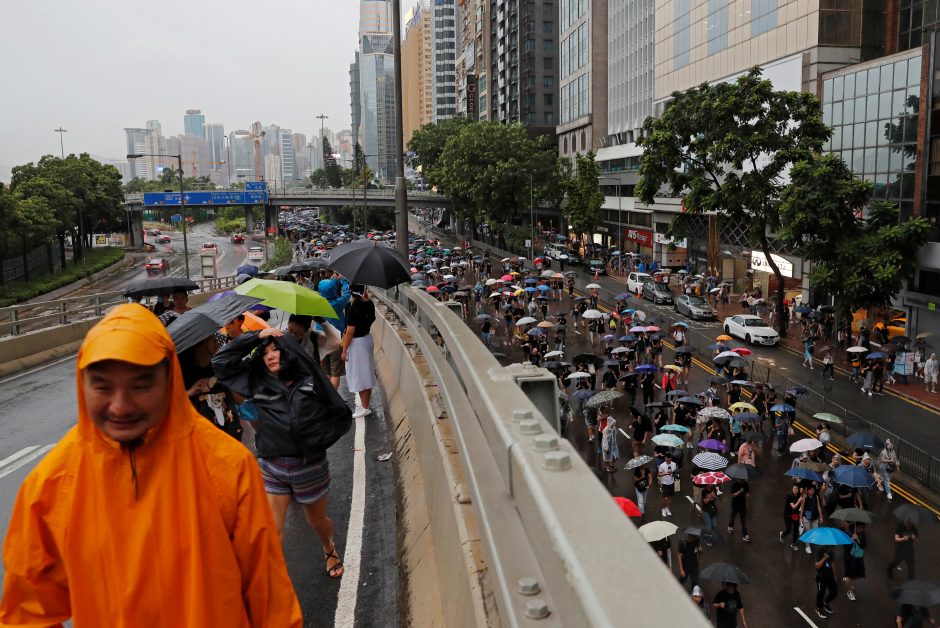 Į protestą Honkonge susirinko 1,7 mln. žmonių