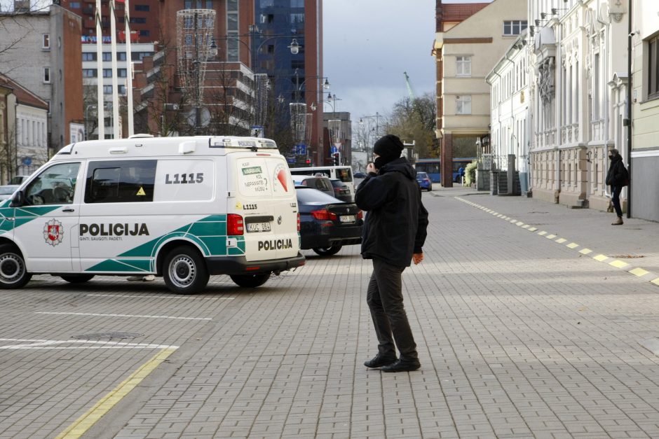 Protestas prieš kaukių dėvėjimą Klaipėdoje – komiškas: jo pareigūnai net nespėjo pastebėti