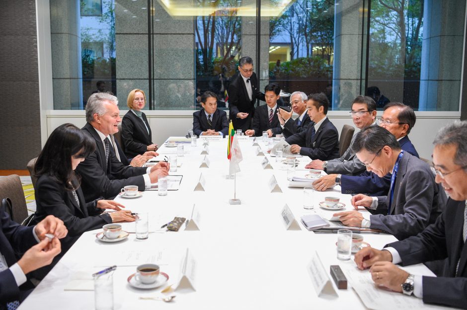 Prezidentas atidarė Lietuvos-Japonijos verslo forumą