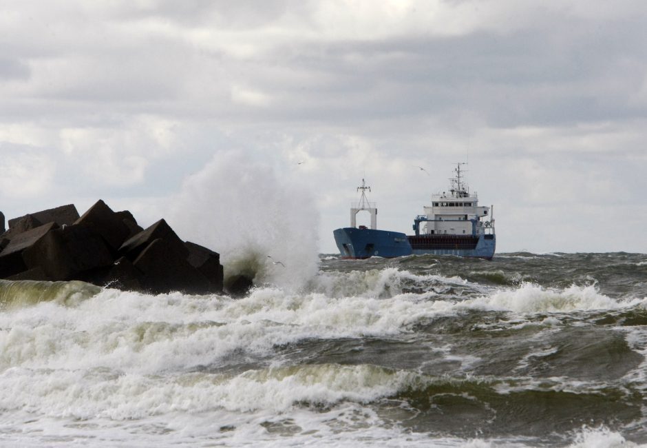 Klaipėdos uoste dėl vėjo apribota laivyba grįžo į įprastą ritmą