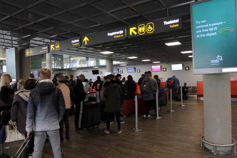 Emigrantų apklausa apie „Brexit'ą“ oro uoste